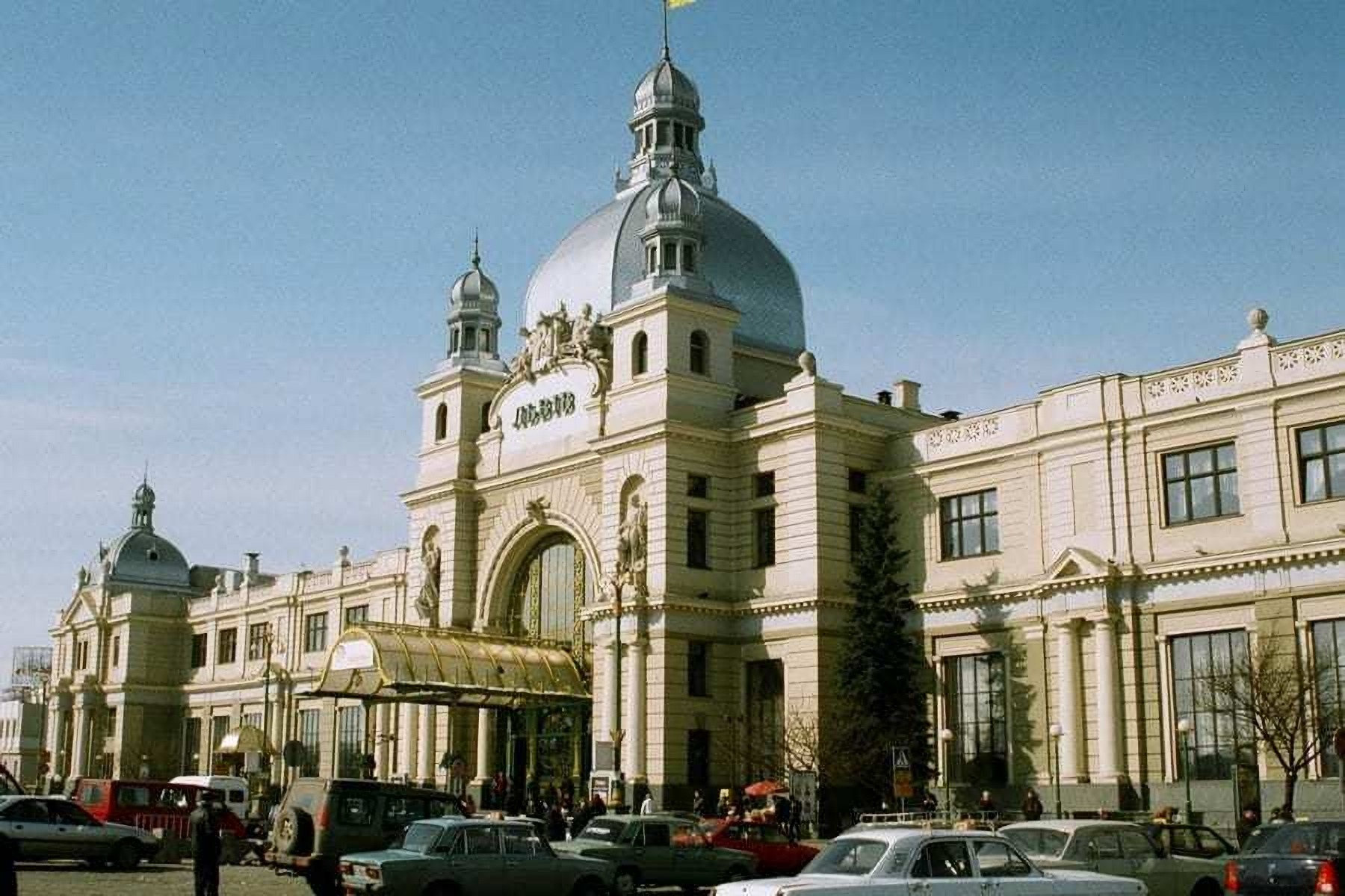Железнодорожный вокзал во Львове