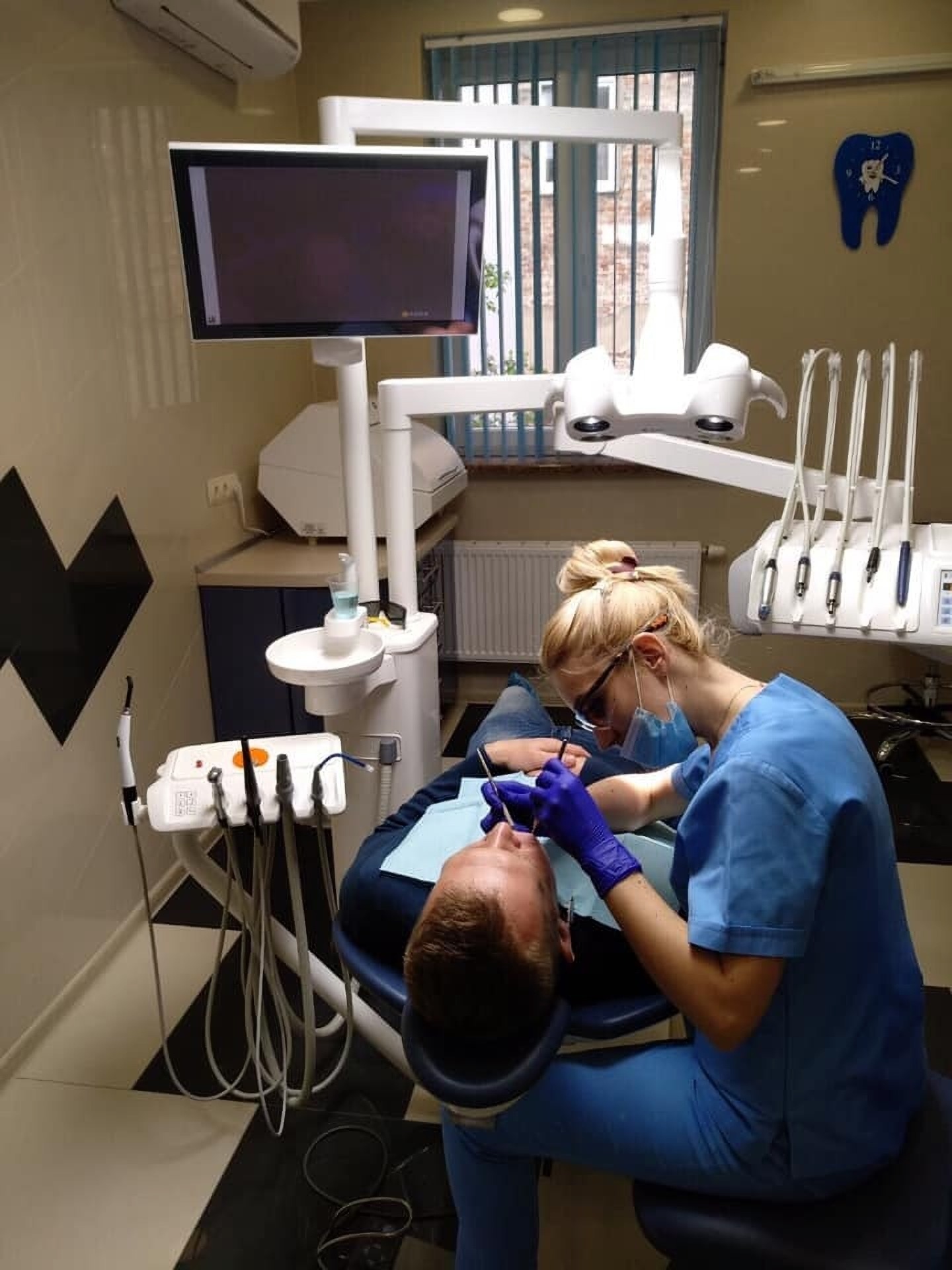 Лечение зубов в клинике Пародент во Львове